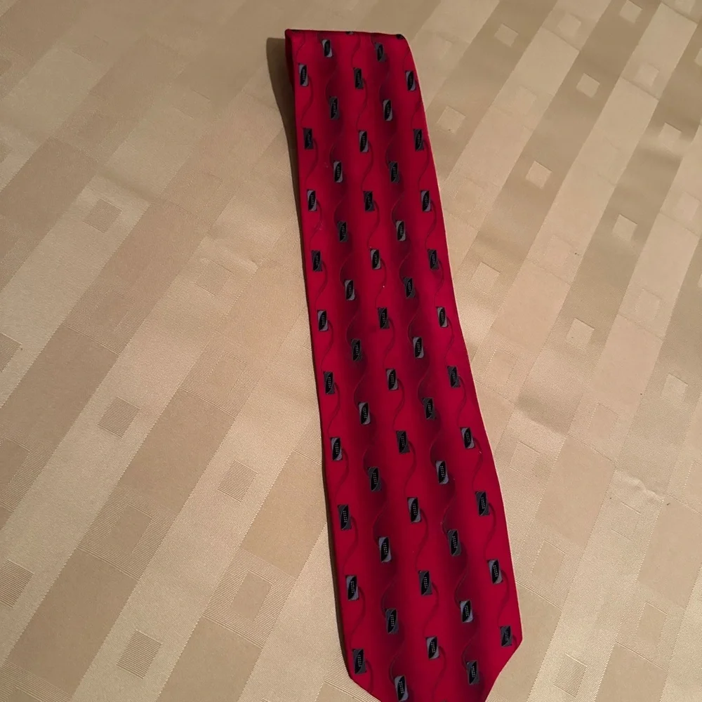 Giorgio Brutini Classic Red 100%‎ Silk Necktie with Geometric Pattern